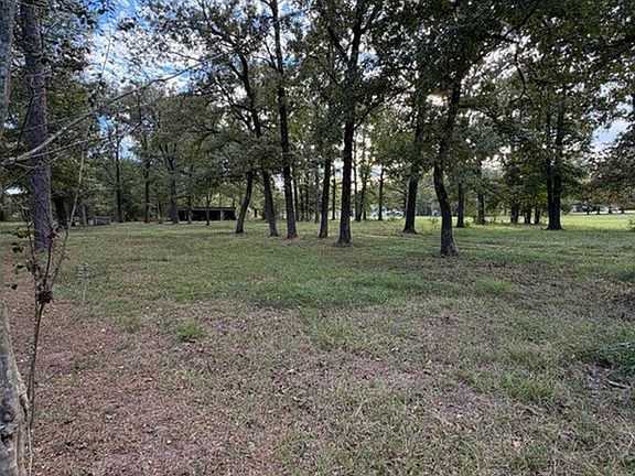 5th image of 715 Lake Rd