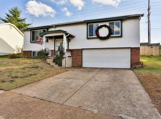 230 Straightoak Ct, Ballwin, MO 63021