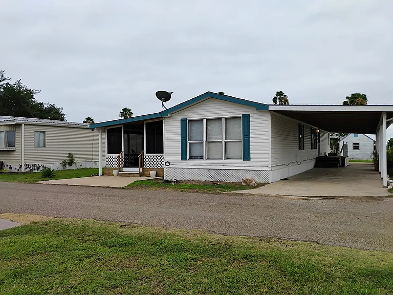 400 FM 3168 — Photo 1