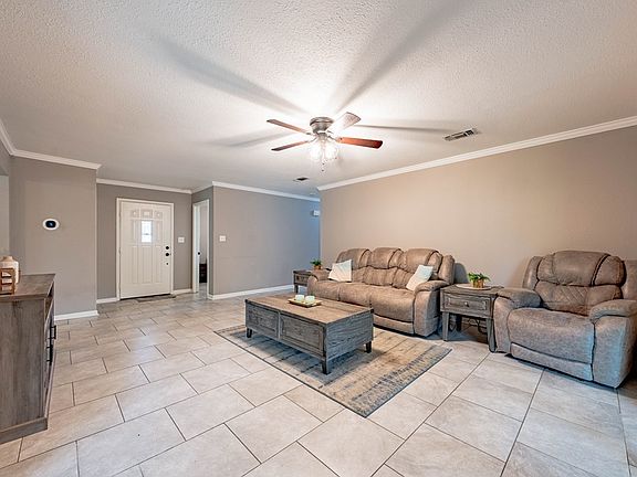 5th image of 128 Hilltop Dr