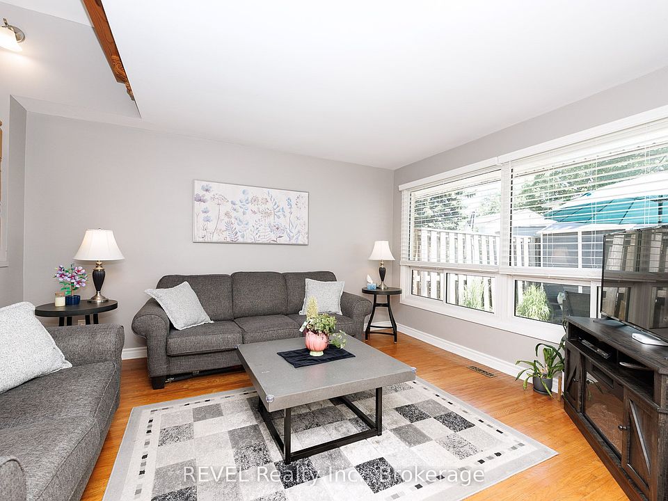 1st image of 5 Woodlawn Dr #104
