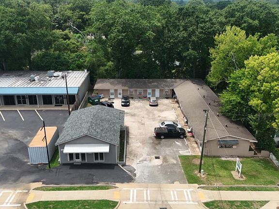 2nd image of 925 Fort Benning Rd