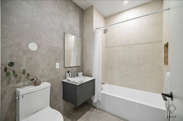 Rented by ERNY LLC | media 16