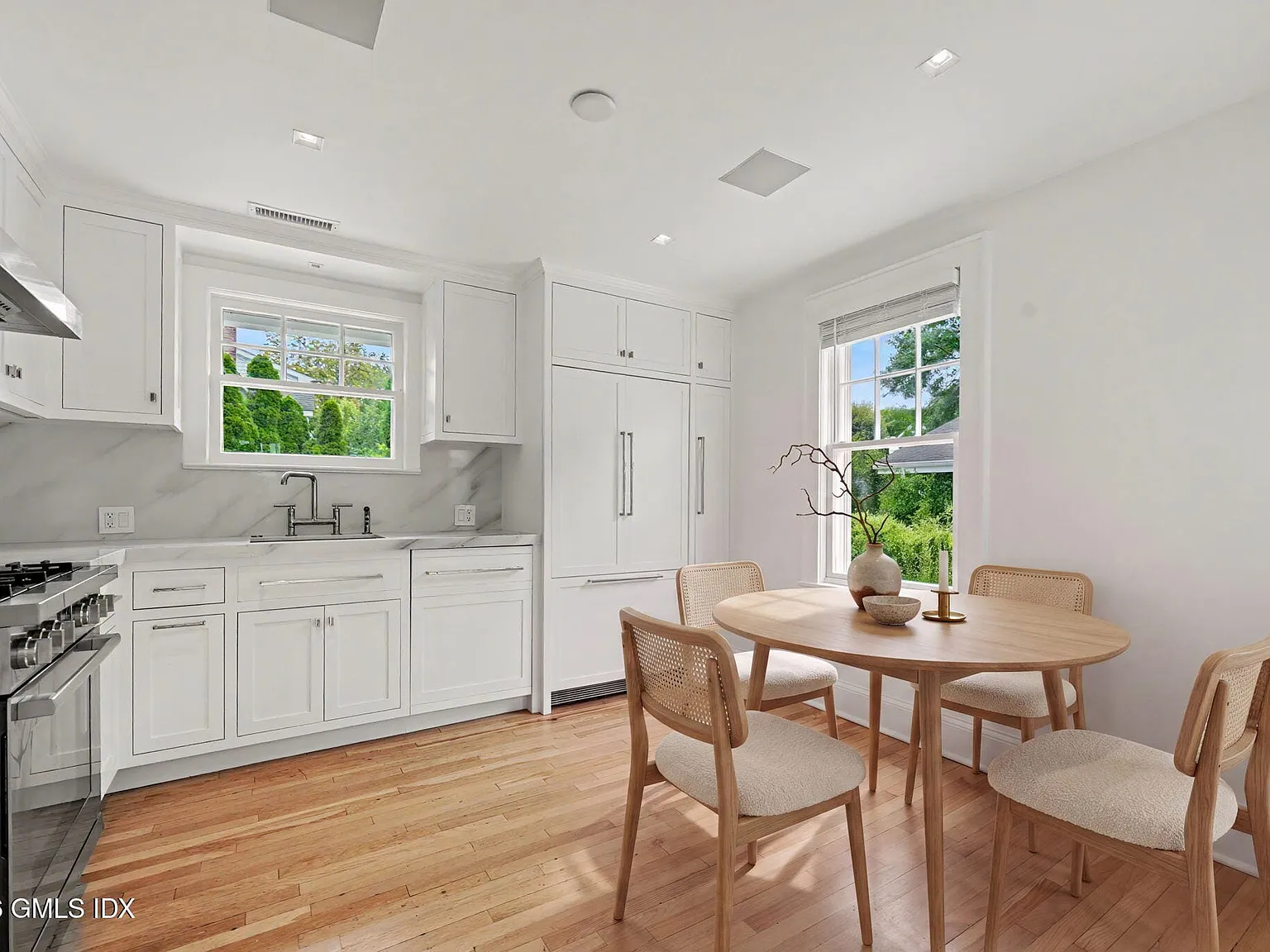 4 bed, 3.5 bath, 2434 sqft, $13,500 — Photo 3