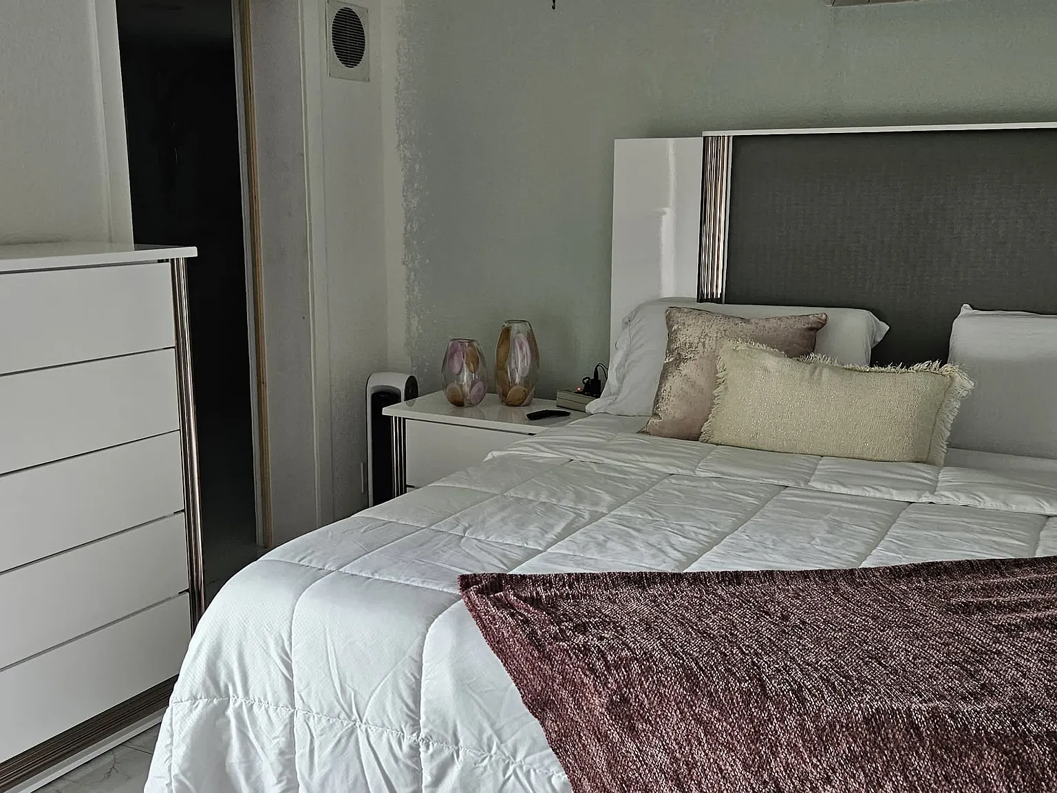 3 bed, 2.5 bath, 2040 sqft, $2,850 — Photo 3