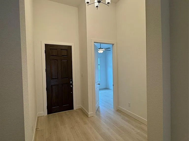 7129 Carriage Light Dr — Photo 21