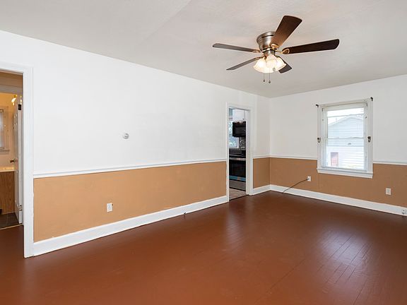 4th image of 104 Baylor St