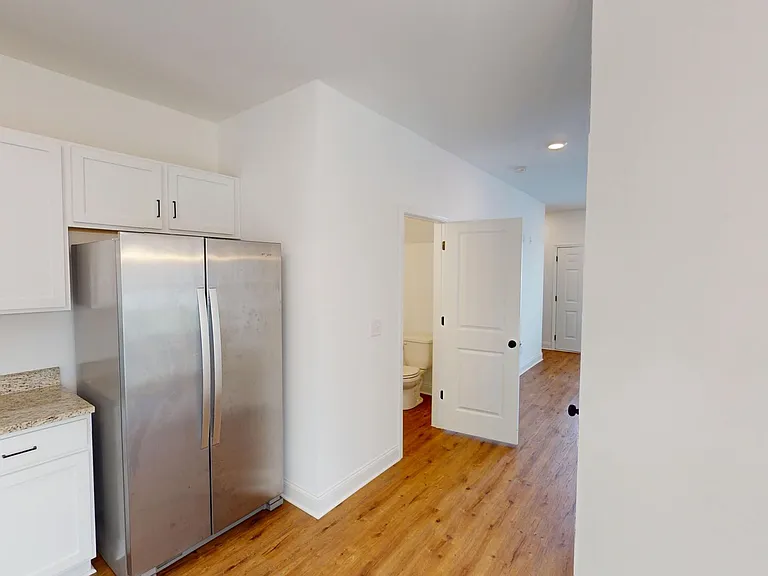 852 Levitan Dr — Photo 7