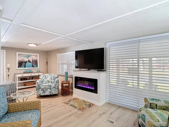 7950 Cold Spring Ln, New Port Richey, FL 34653