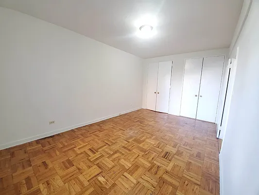 Rented by Smart NY Realty LLC | media 13