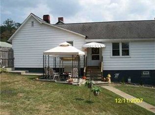 338 N Main St, Houston, PA 15342