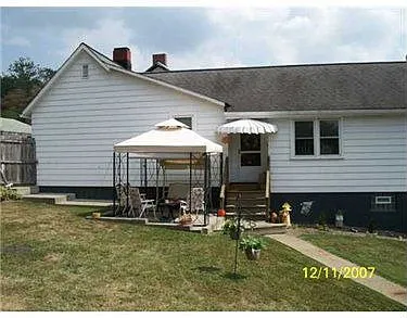 338 N Main St photo 1