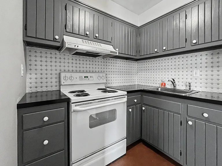 406-408 W Lafayette St — Photo 19