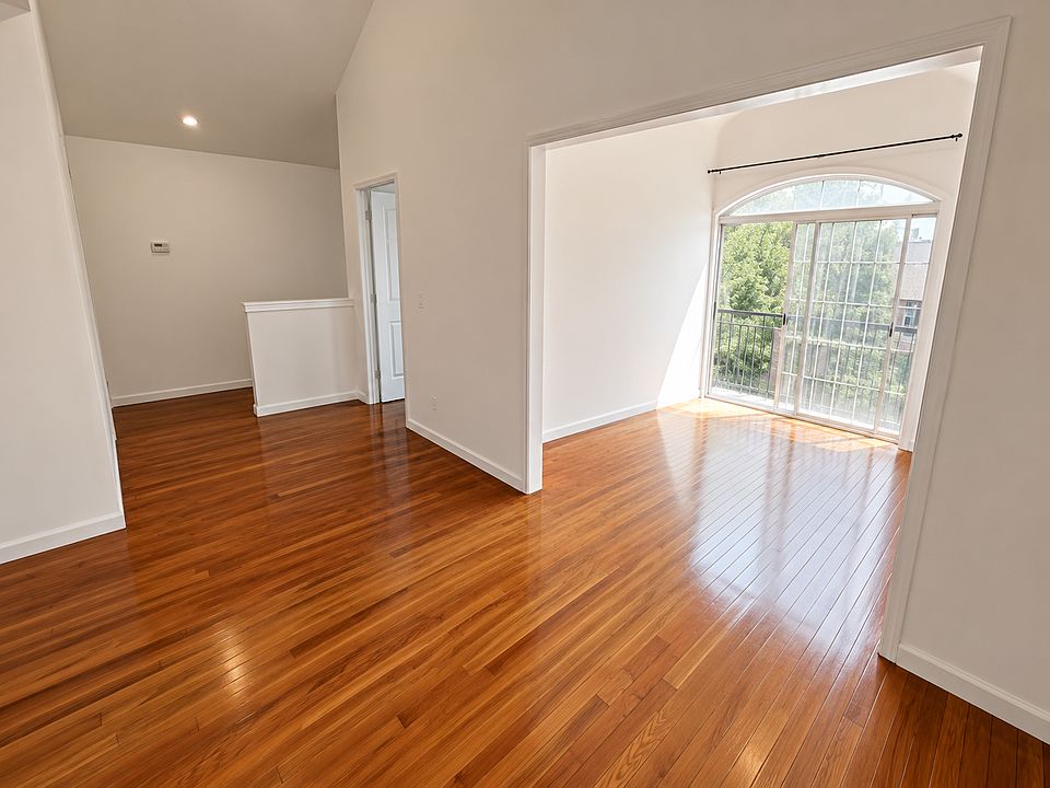 1st image of 27-06 12th St #2