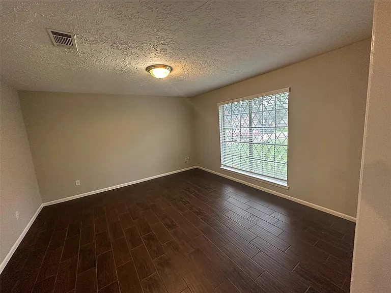 9939 Valley Park Dr — Photo 5