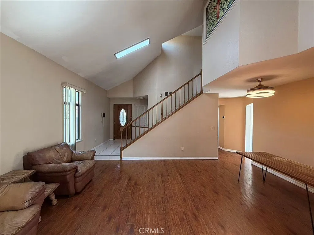 3 bed, 1420 sqft, $3,200 — Photo 3