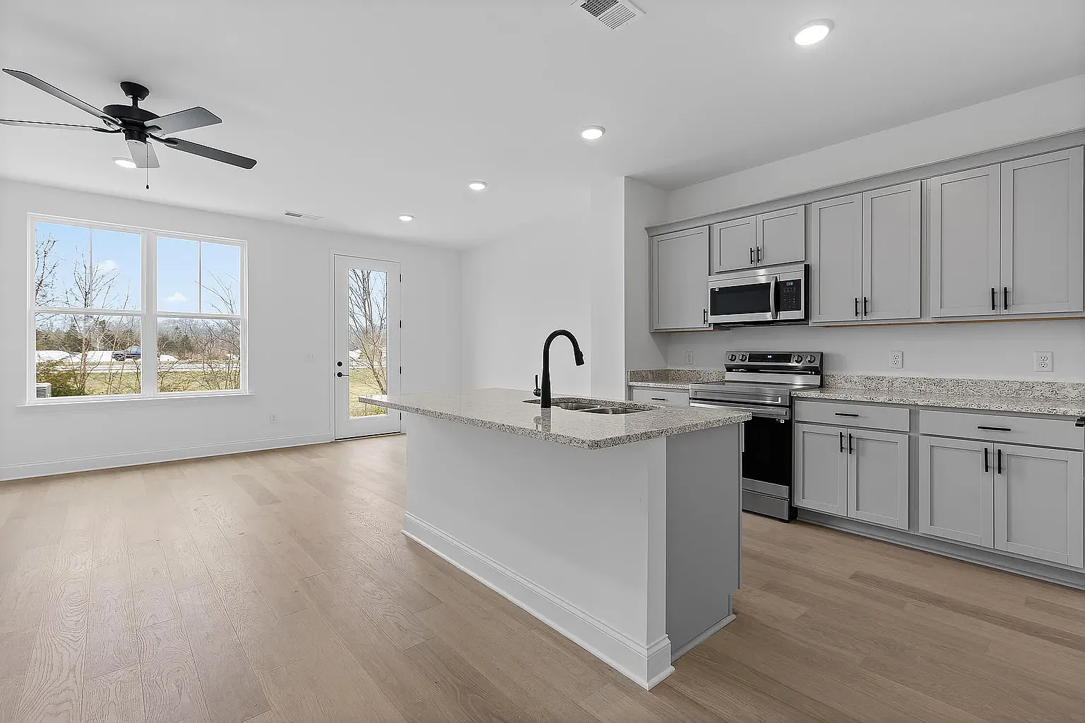8843 James Creek Dr — Photo 2