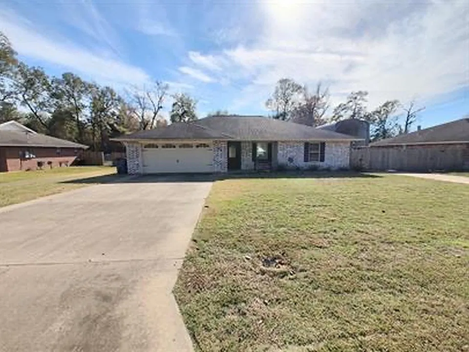 45 Robinhood Ln