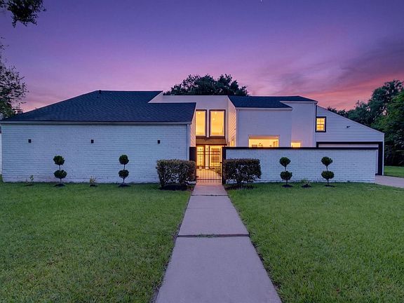 2nd image of 11923 Riverview Dr