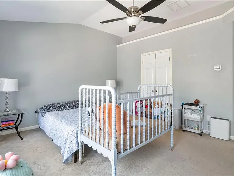 1565 Hedington Cir — Photo 11