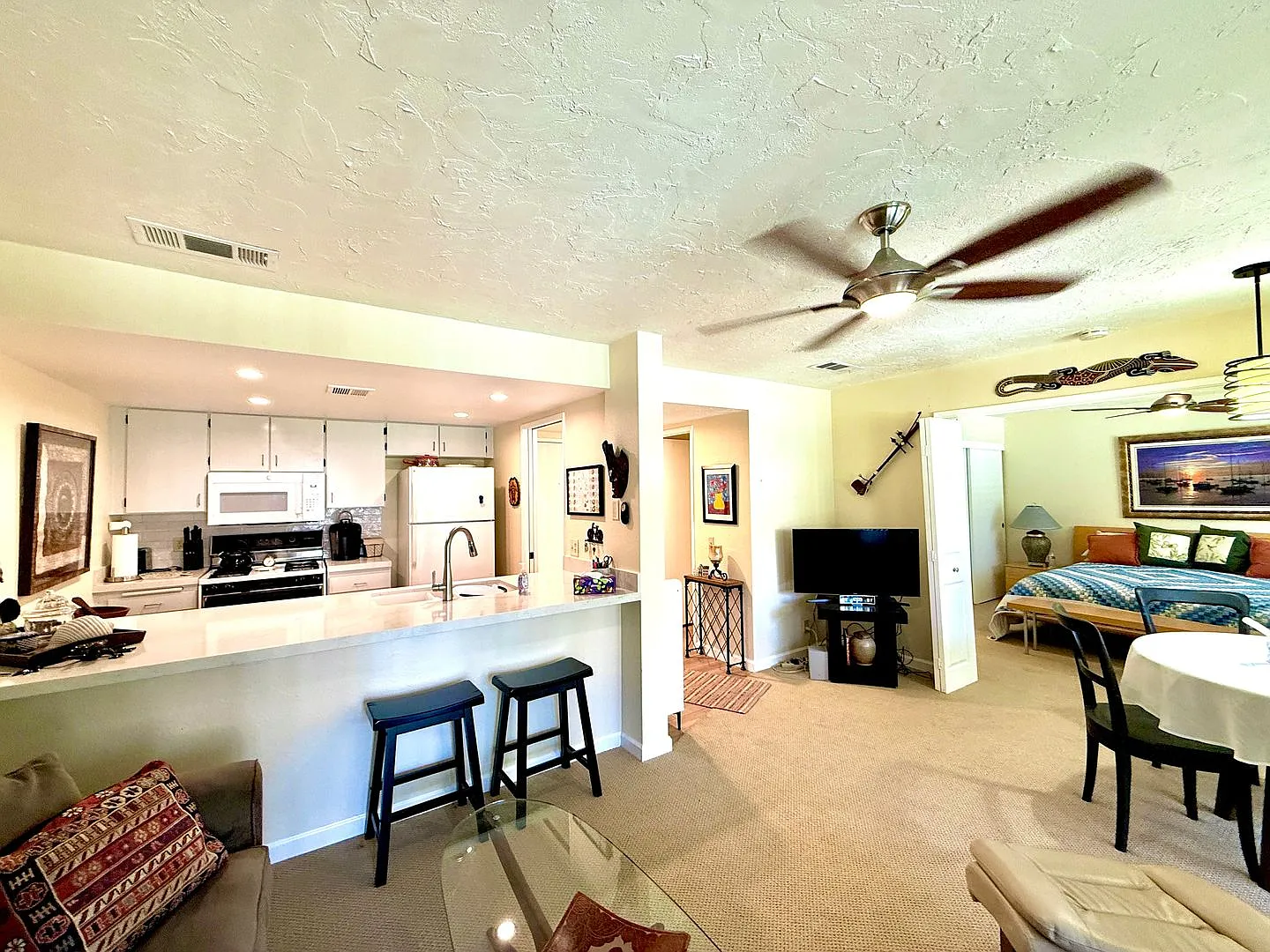 Riviera Gardens, Seasonal, Furnished — Photo 4