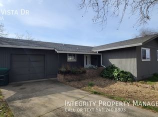 1321 Vista Dr, Central Pt, OR 97502