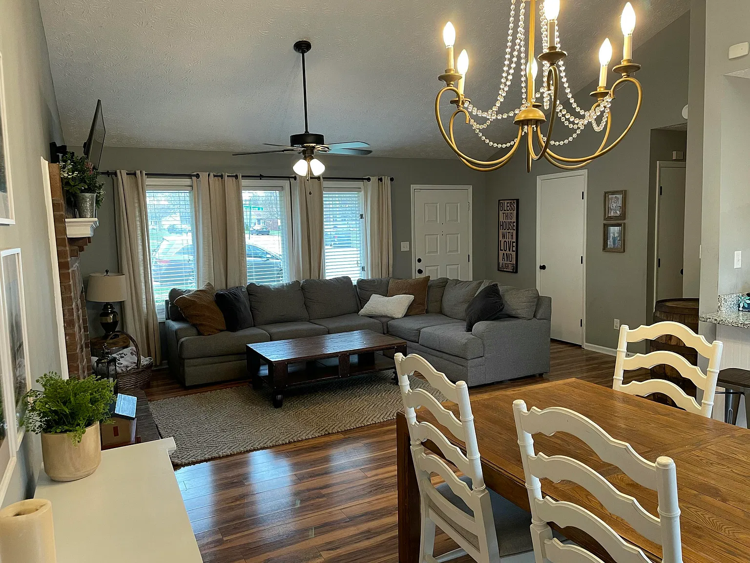 3 bed, 2.5 bath, 1850 sqft, $2,100 — Photo 4