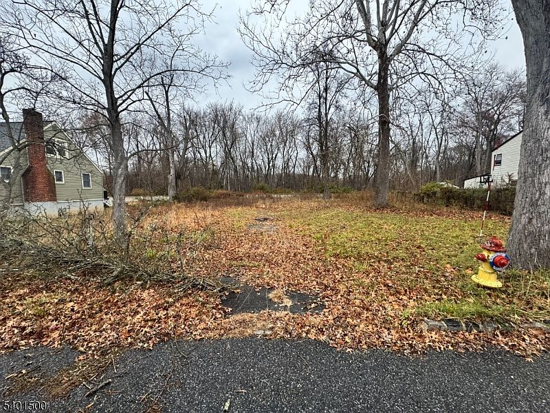 1st image of 32 Lake Shore Dr