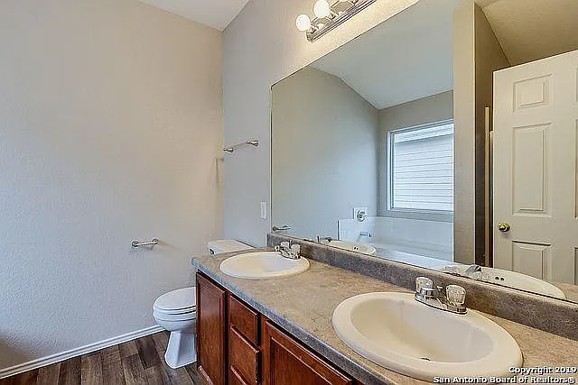 222 Hallie Cv — Photo 9