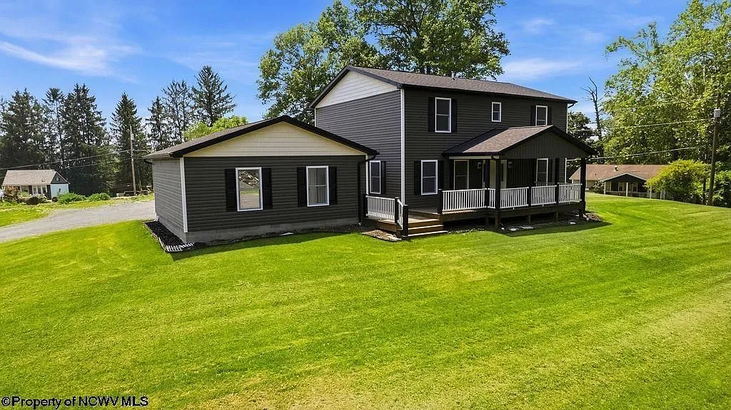 5 bed, 2.5 bath, $2,500 — Photo 3