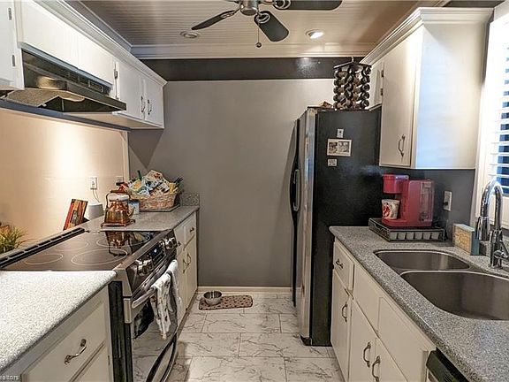 3rd image of 129 Fairway Dr