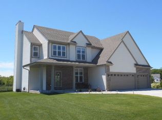 3729 E Green Meadows Dr, Oak Creek, WI 53154