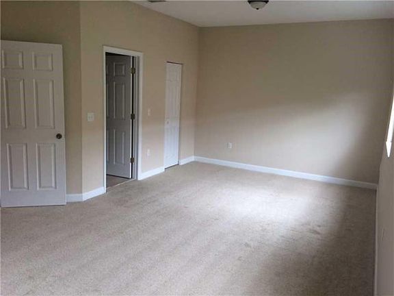 5th image of 1025 NE 207th Ter