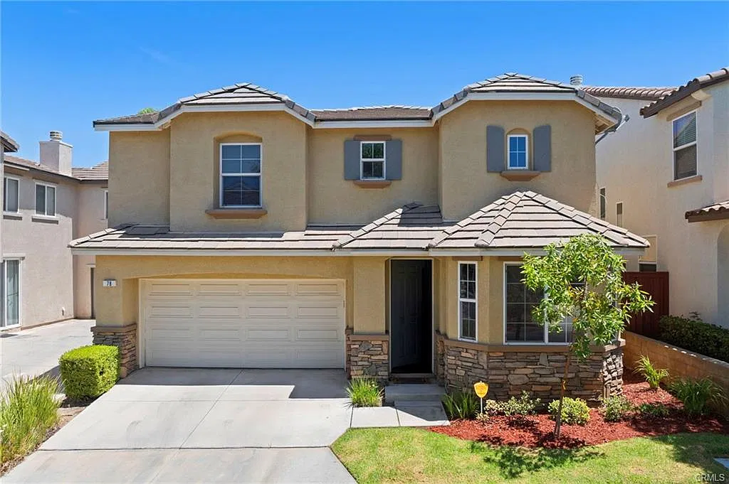 3 bed, 2.5 bath, 1980 sqft, $3,300 — Photo 1