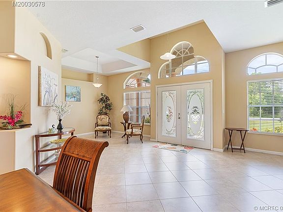 4th image of 2255 SE Powell Ct