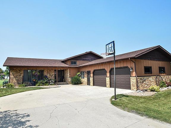 2nd image of 2866 Village Green West Loop Dr