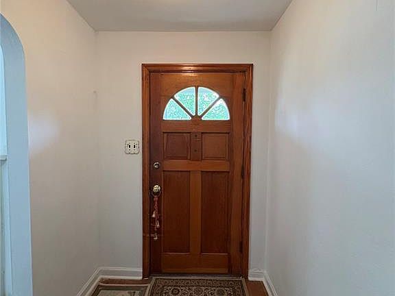 3rd image of 1053 Chelsea Ave