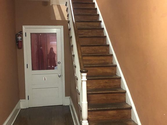 2nd image of 113 E Stewart Ave