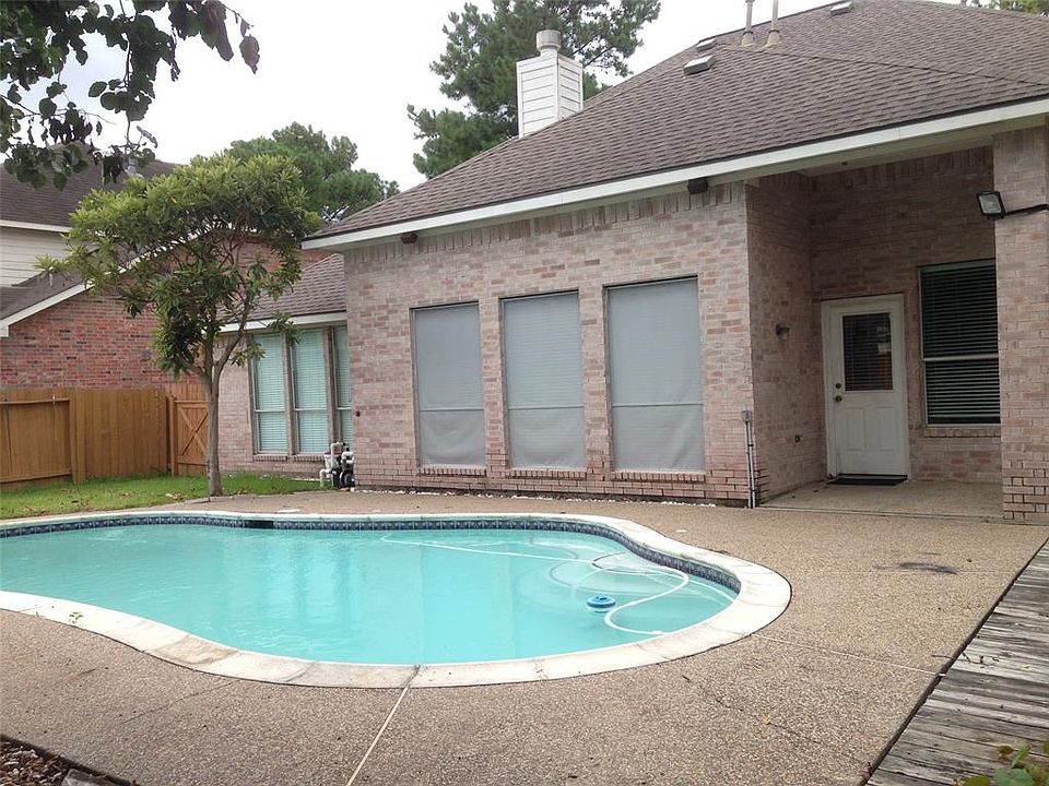 1st image of 15511 Clear Valley Dr