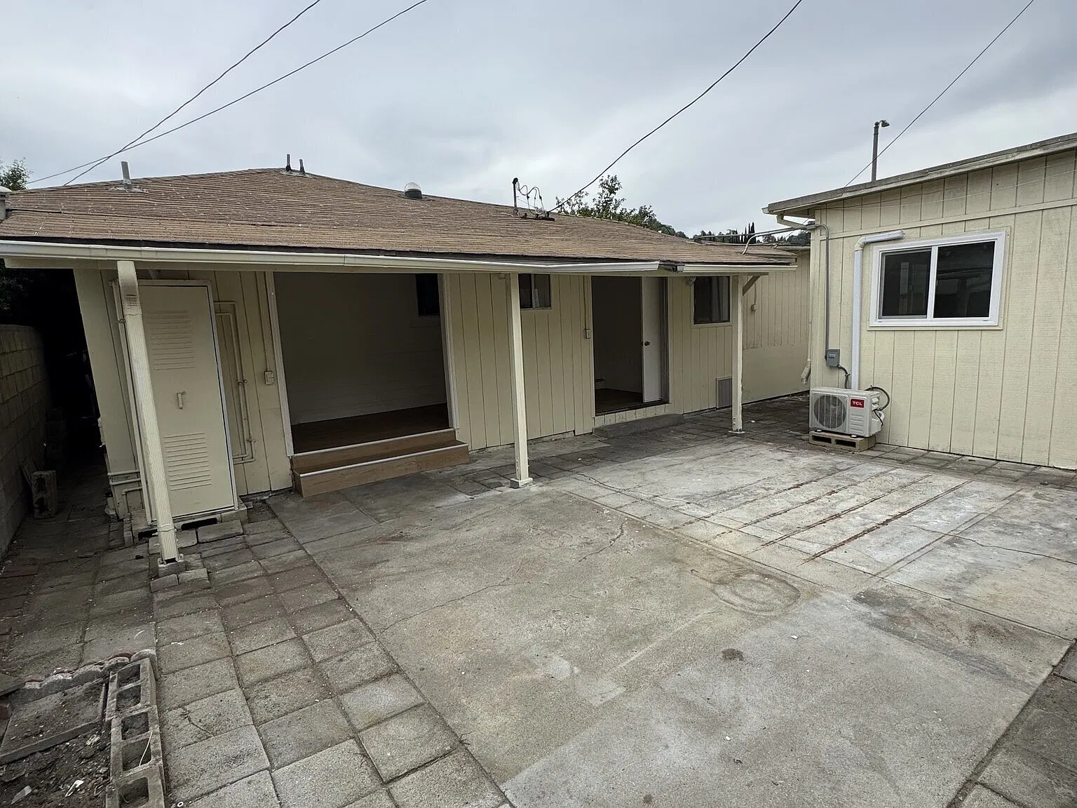 Remodeled single family house with a separate office/work space — Photo 4
