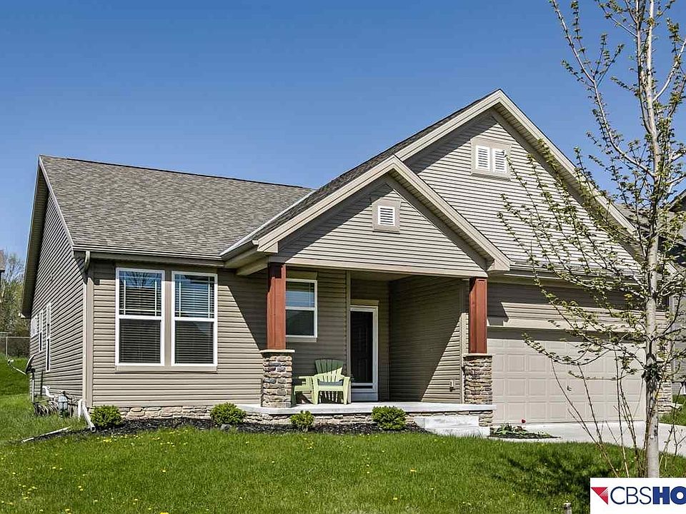 1st image of 214 Castle Pine Dr