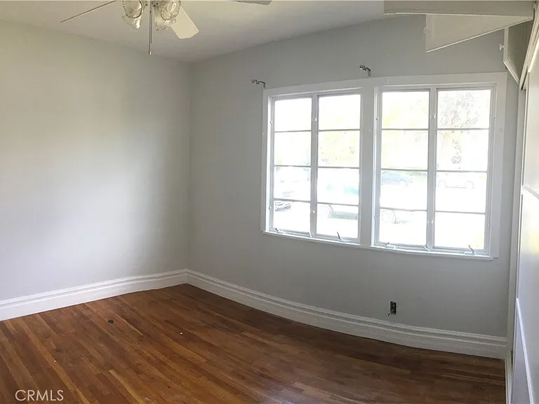 5711 Woodman Ave — Photo 11