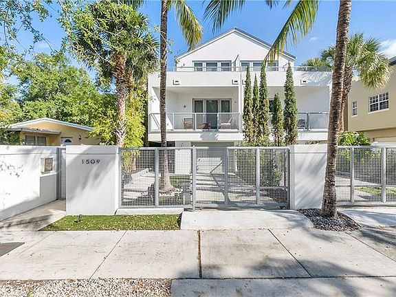 4th image of 1509 NE 4th Pl