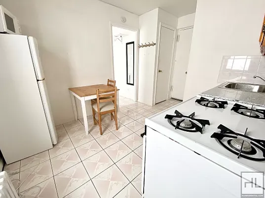 Rented by Triplemint | media 3