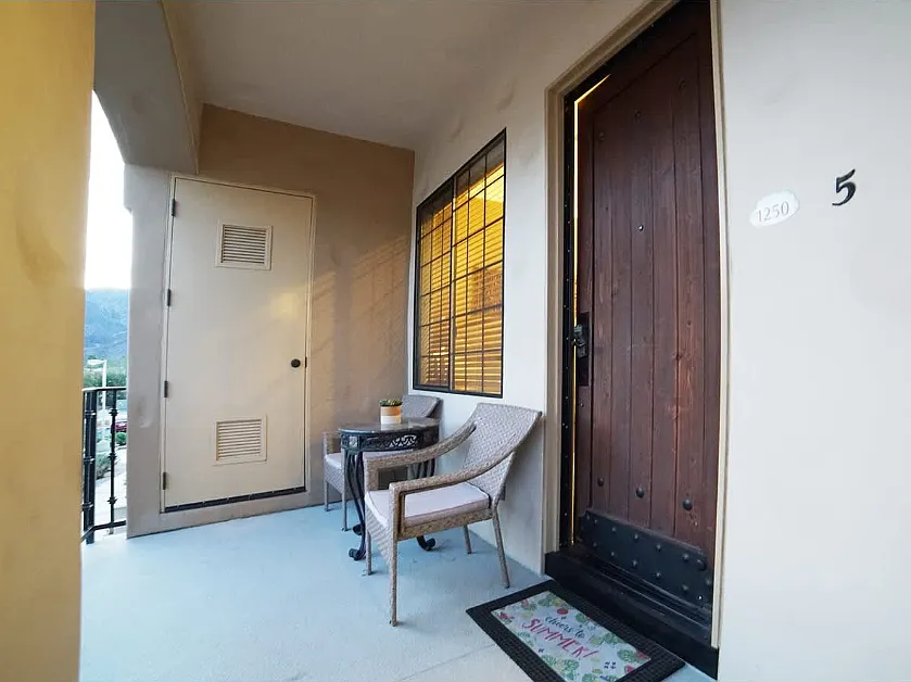 1 bed, 682 sqft, $2,700 — Photo 2