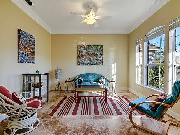 5th image of 553 Spanish Way W