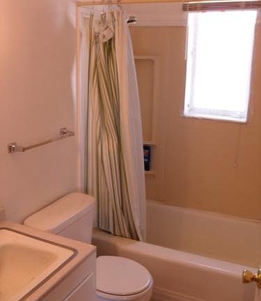 2nd image of 322 E Robert Ave