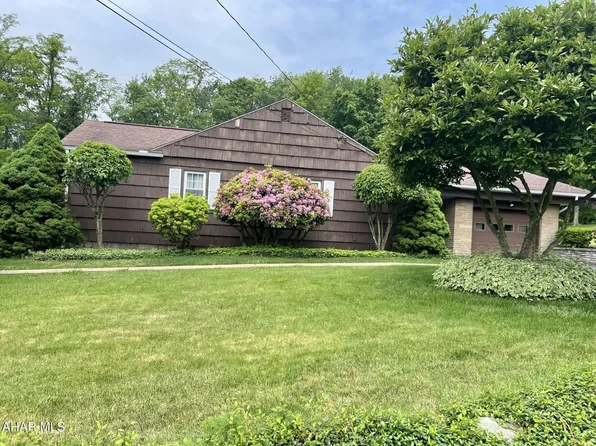 844 Park Ave, Windber, PA 15963