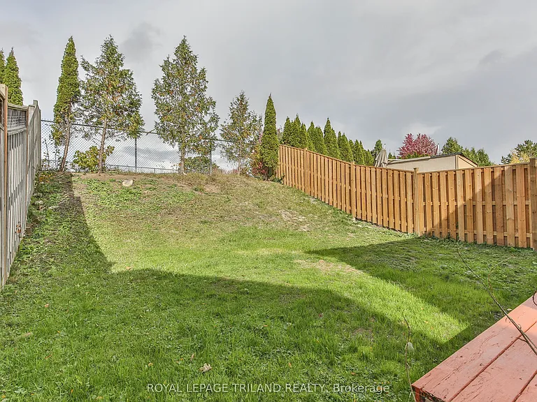 952 Thistledown Way — Photo 44