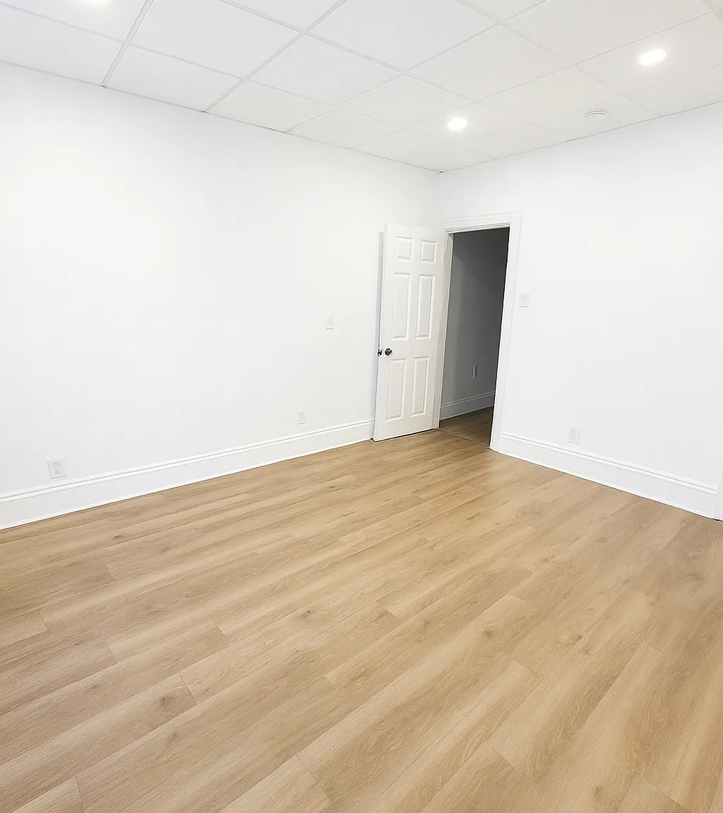303 Princeton St — Photo 4